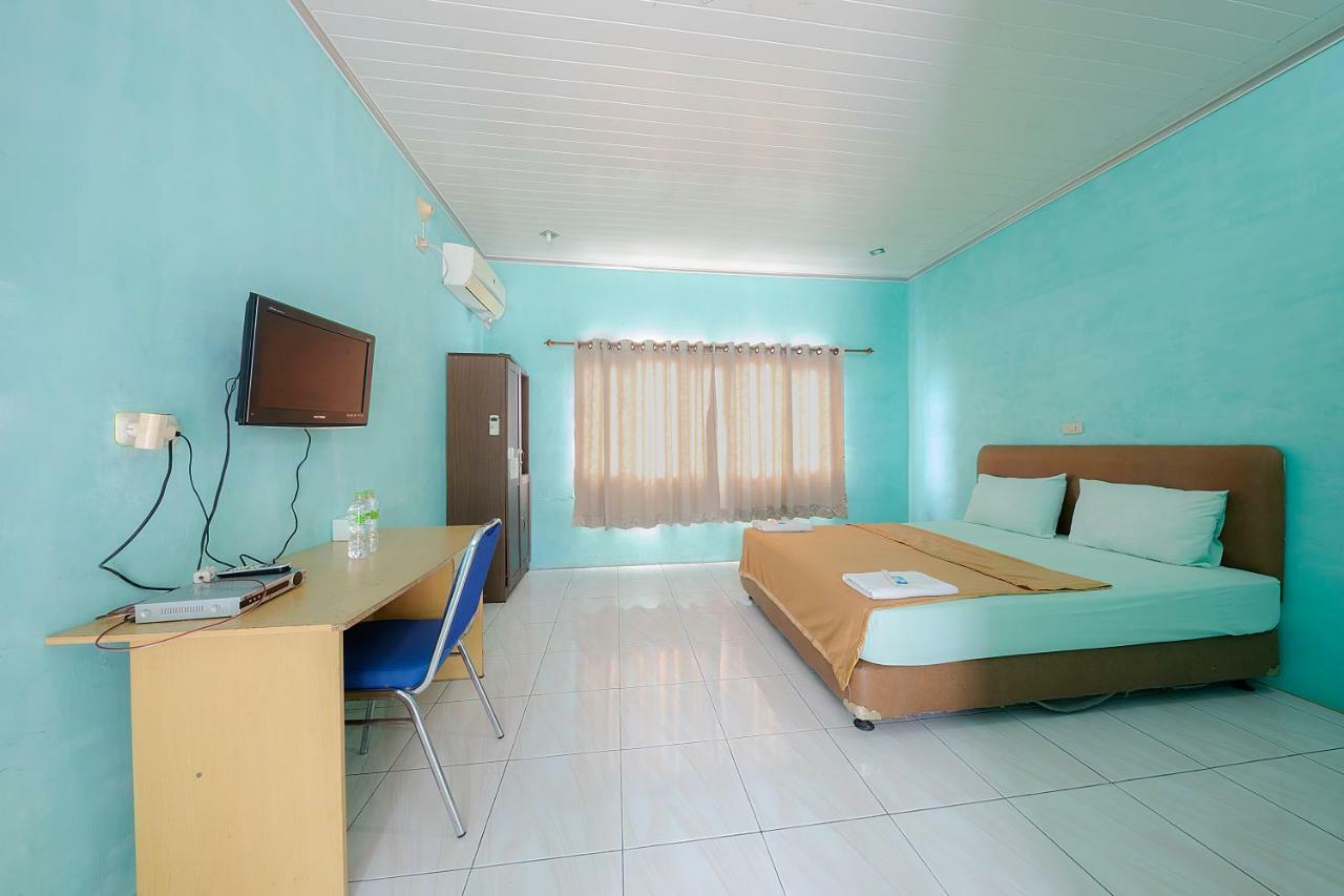 Mega Nasional Seaview Hotel Gunungsitoli Extérieur photo