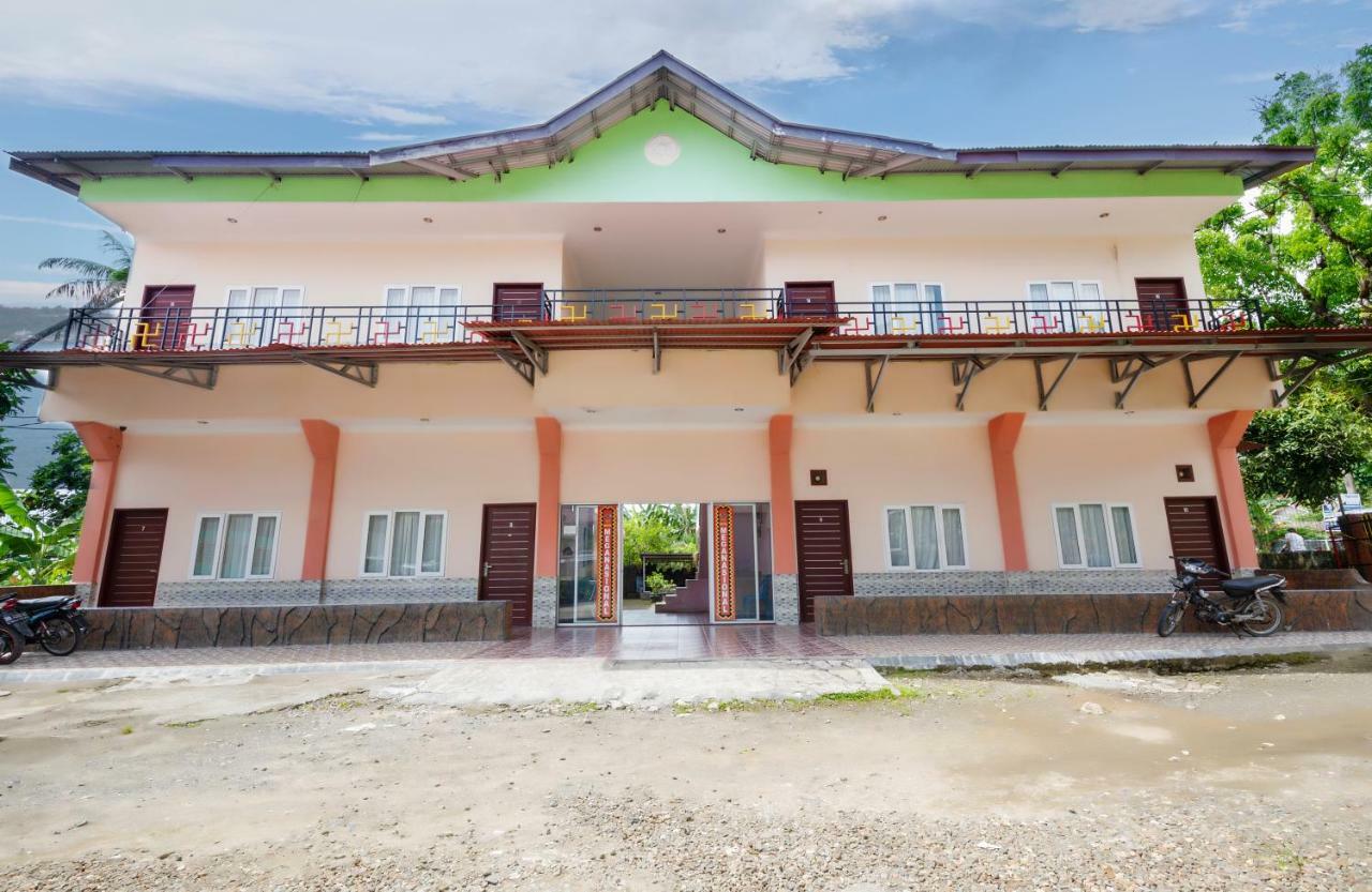 Mega Nasional Seaview Hotel Gunungsitoli Extérieur photo