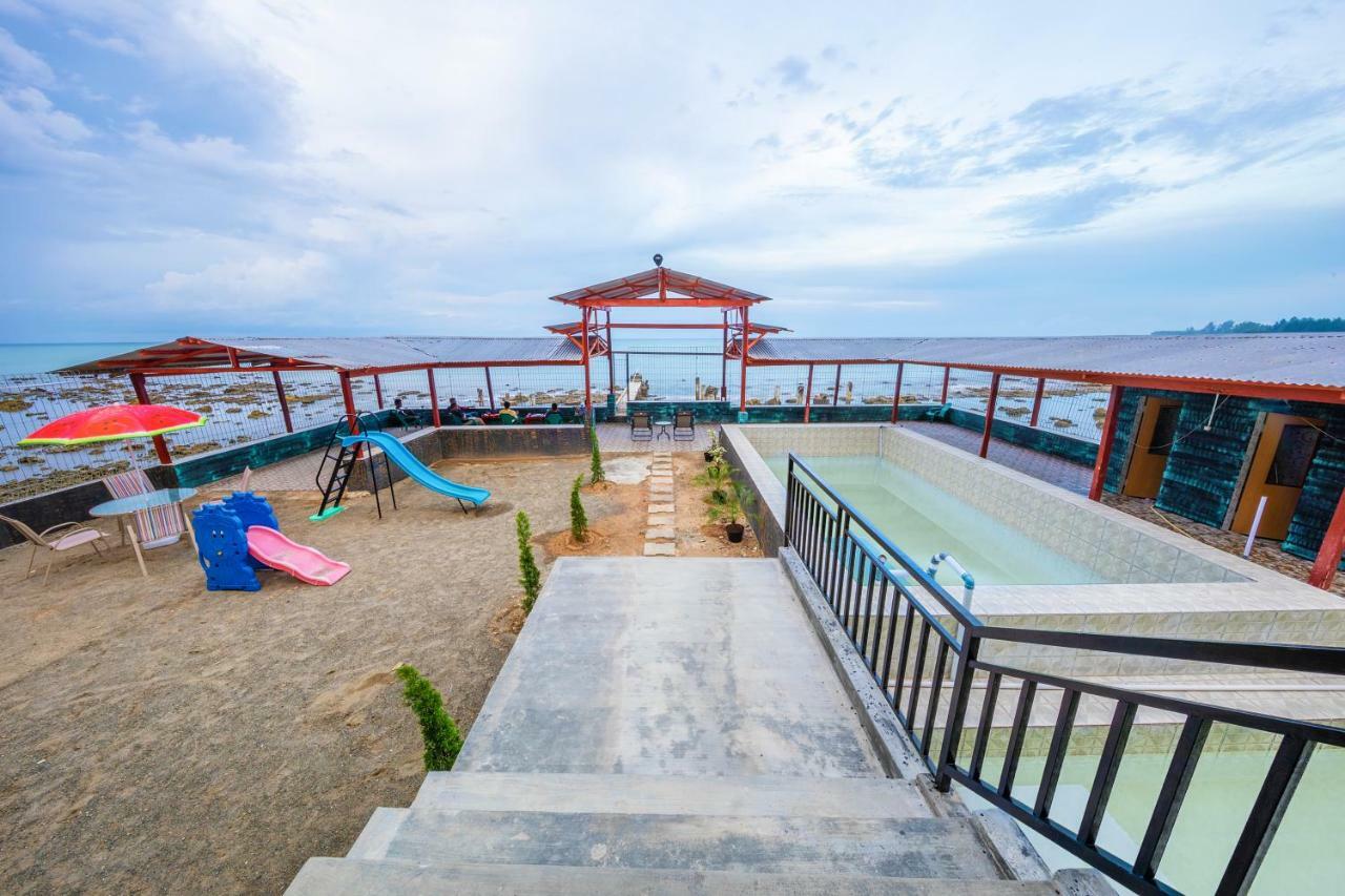 Mega Nasional Seaview Hotel Gunungsitoli Extérieur photo