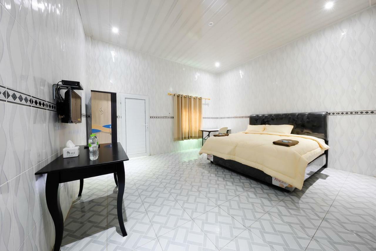 Mega Nasional Seaview Hotel Gunungsitoli Extérieur photo